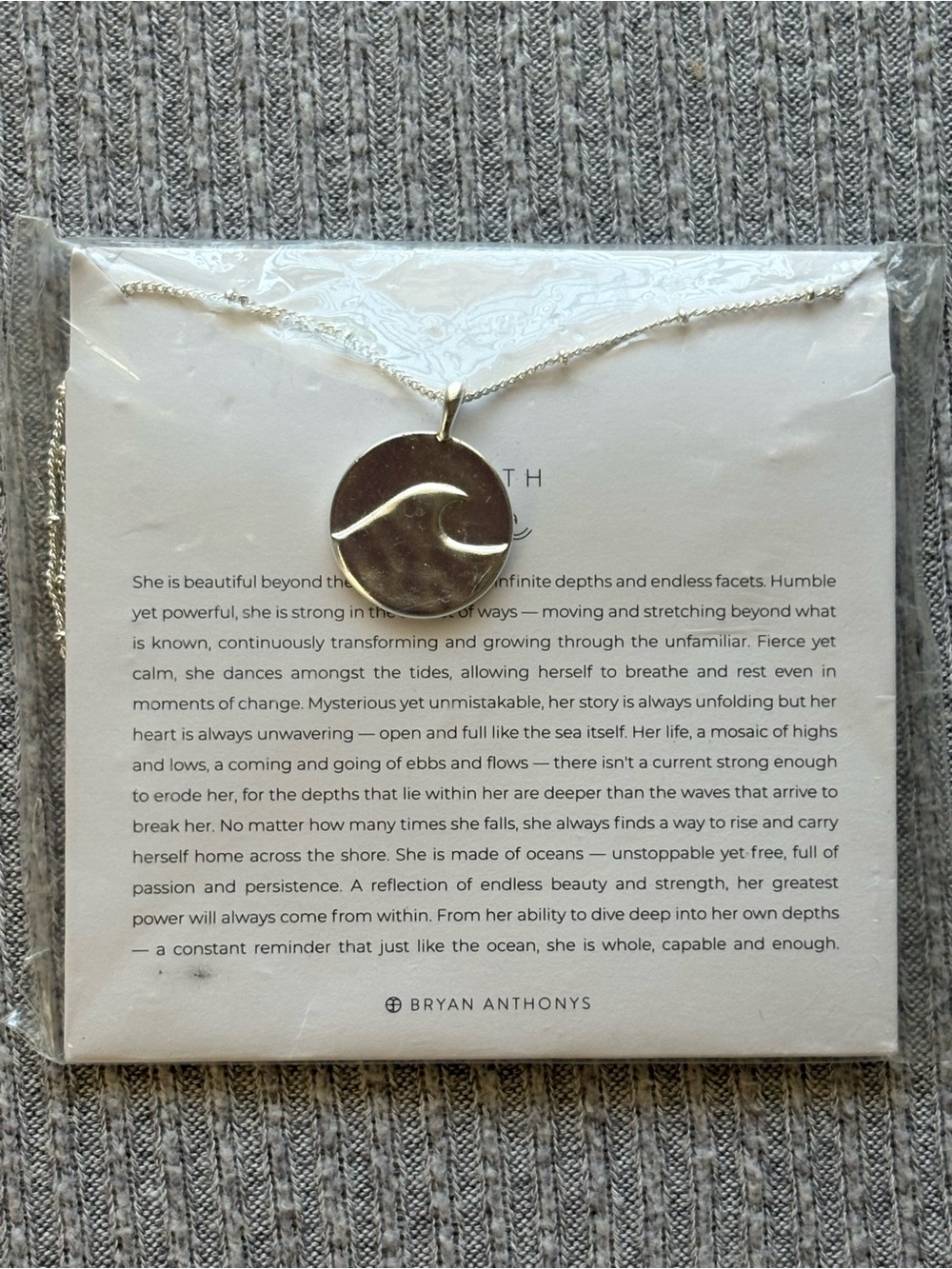 Bryan Anthonys brand silver tone wave necklace